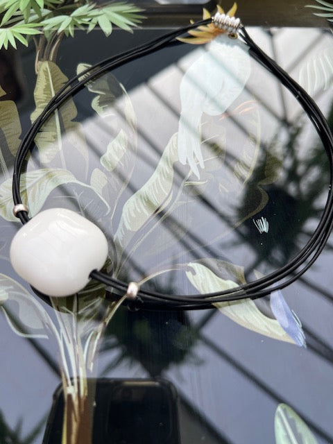 Pebble Necklace - Black & White