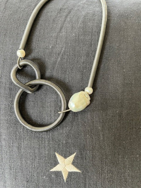 Emily Short Necklace - White Pearl