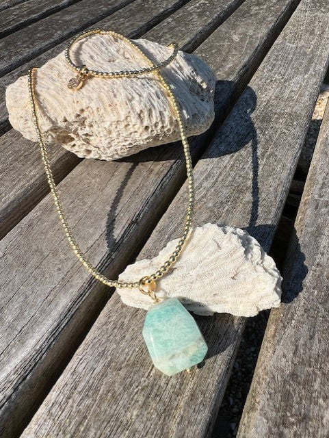 Mustique Necklace - Gold hematite Bead With Green Agate