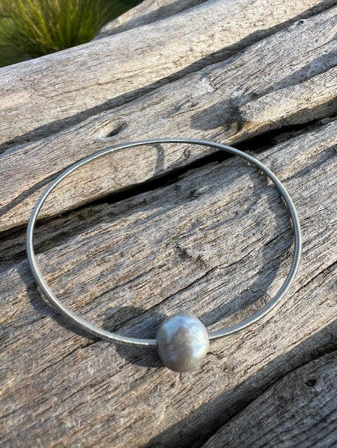 Joy Bracelet - Silver With Grey Pearl