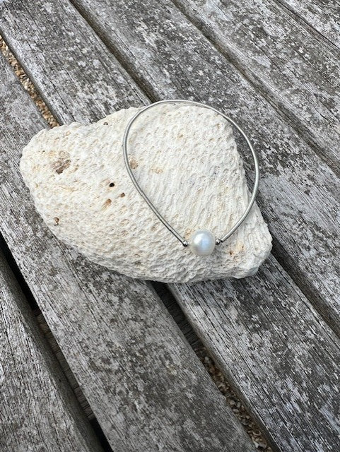 Joy Bracelet - Silver with White Pearl