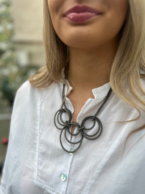 Mila Necklace Short - Hematite